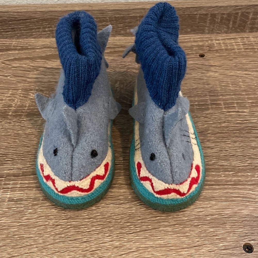Wool slippers Shark